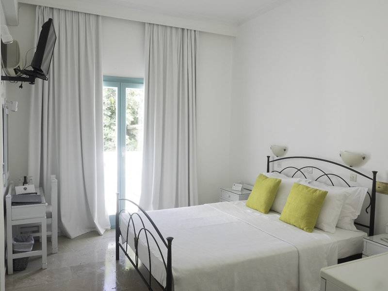 Amaryllis Paros Beach Hotel