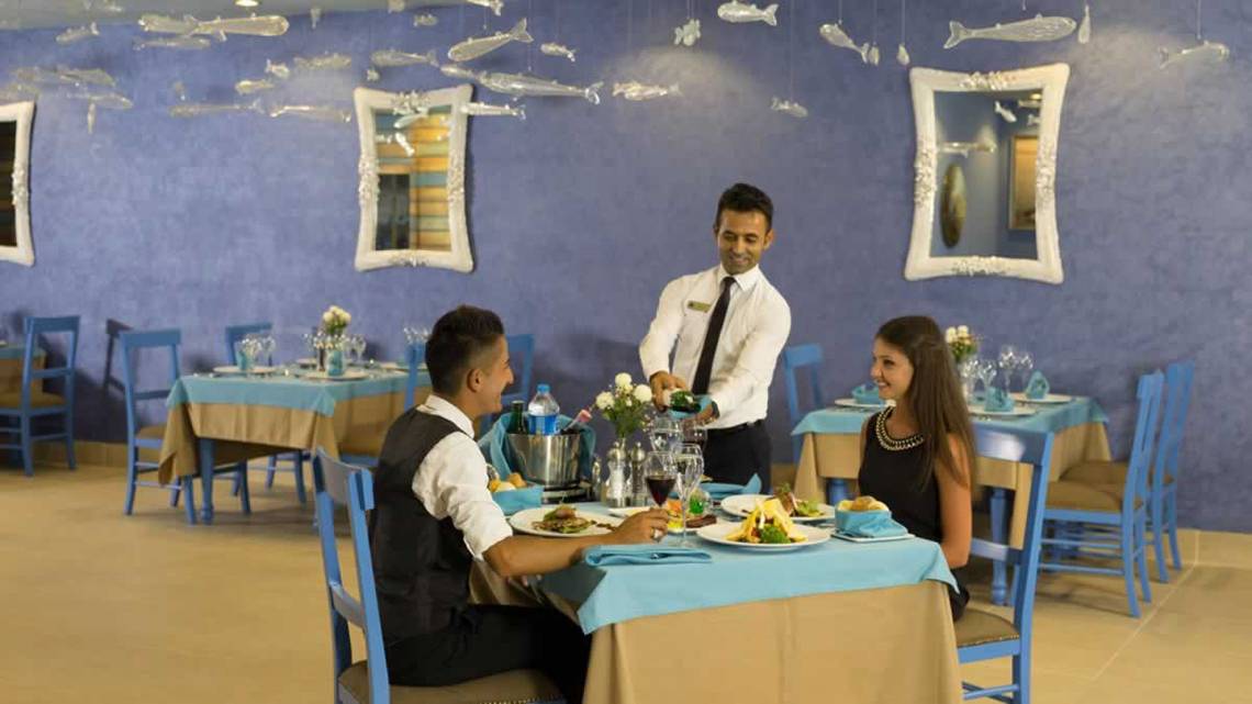 Royal Taj Mahal in Antalya, Restaurant