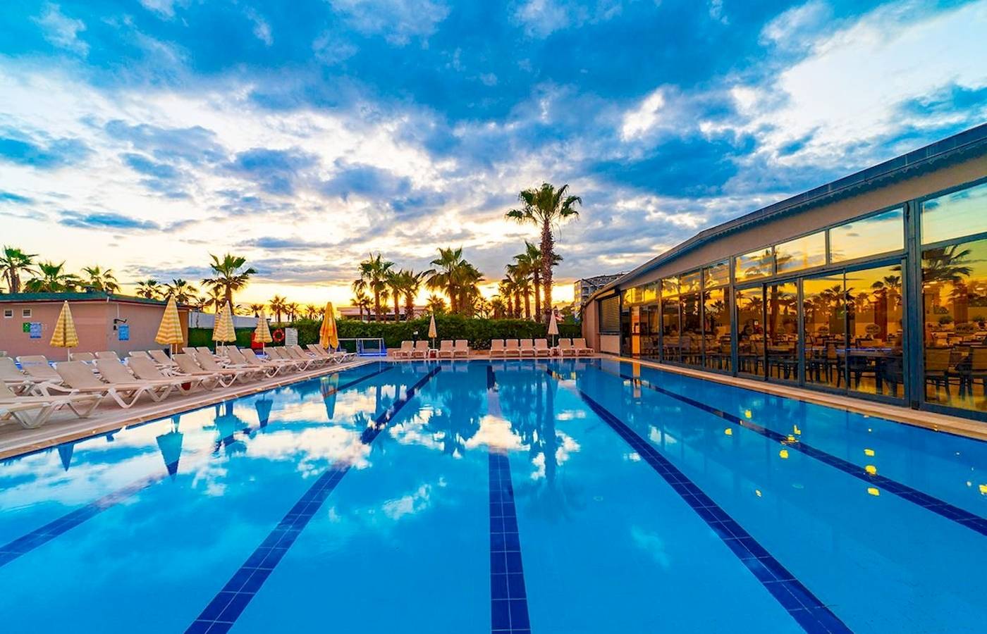 Club Wasa Holiday Village - Side