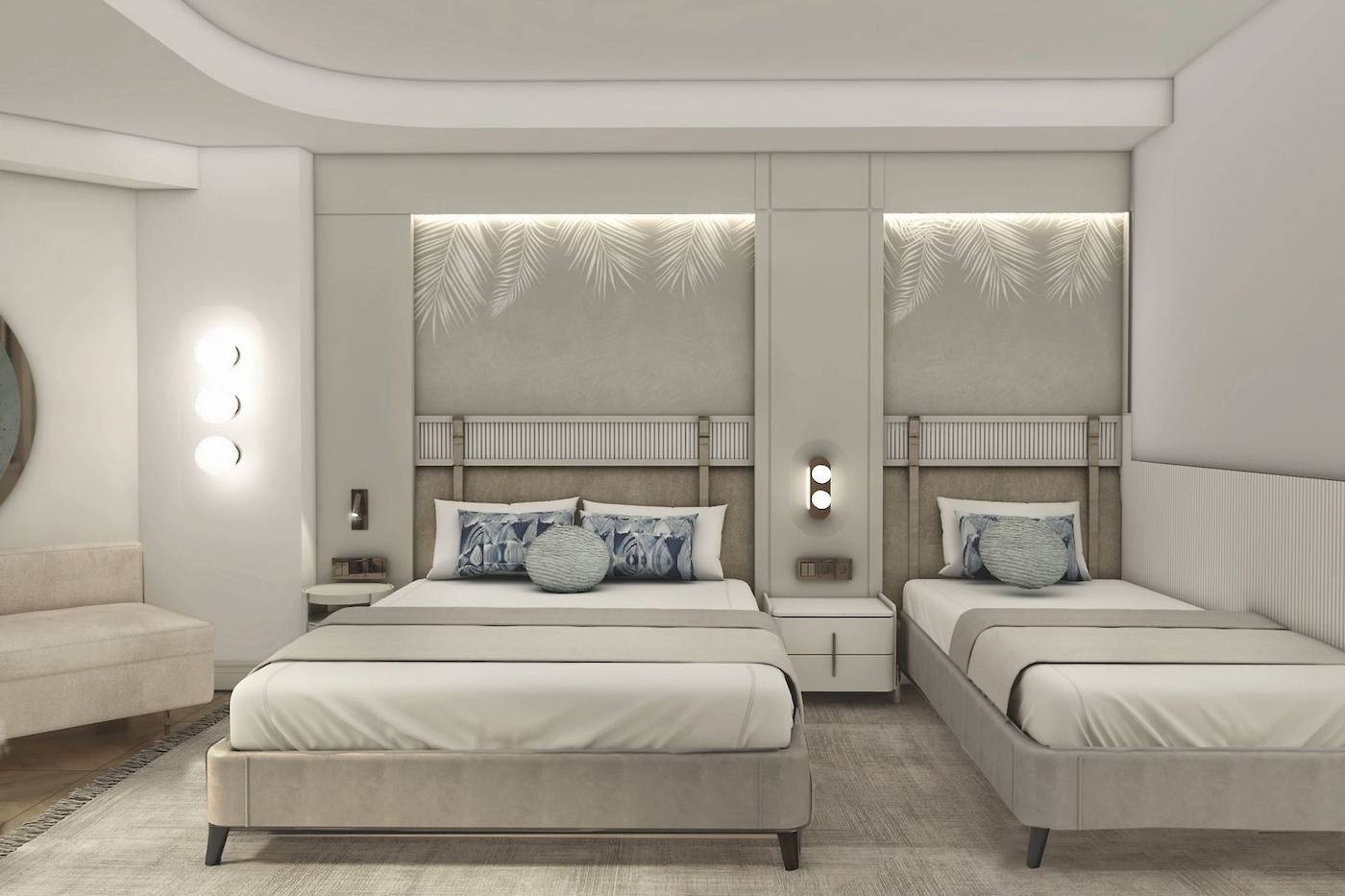 Doppelbett-Zimmer im Delphin Palace Hotel mit weißen Wänden, grauen Betten und Palmblattmustern.