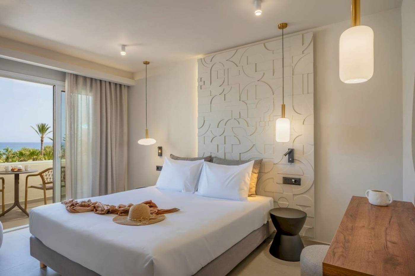 Hotelzimmer im Georgioupolis Resort Aquapark & SPA mit Blick auf das Meer