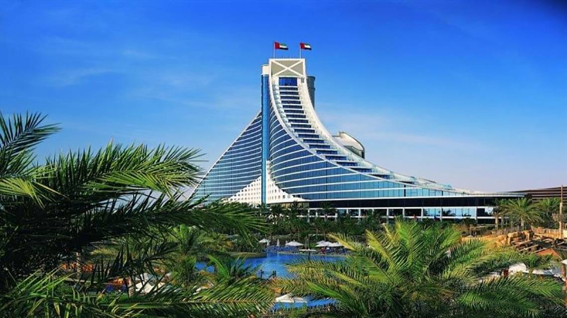 Jumeirah Beach Hotel in Dubai