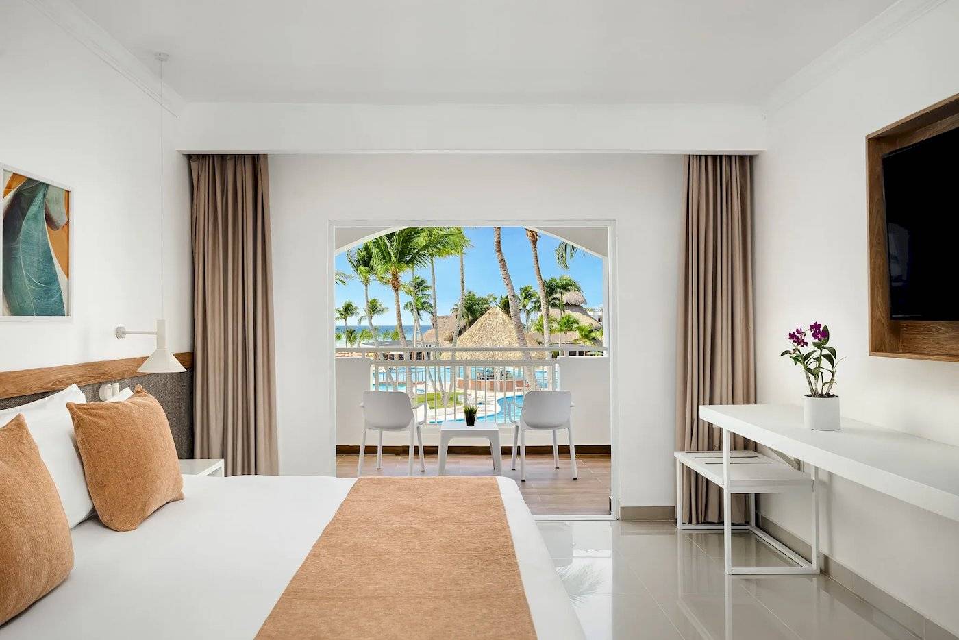 Zimmer im Sunscape Dominicus La Romana Hotel mit Blick auf den Pool
