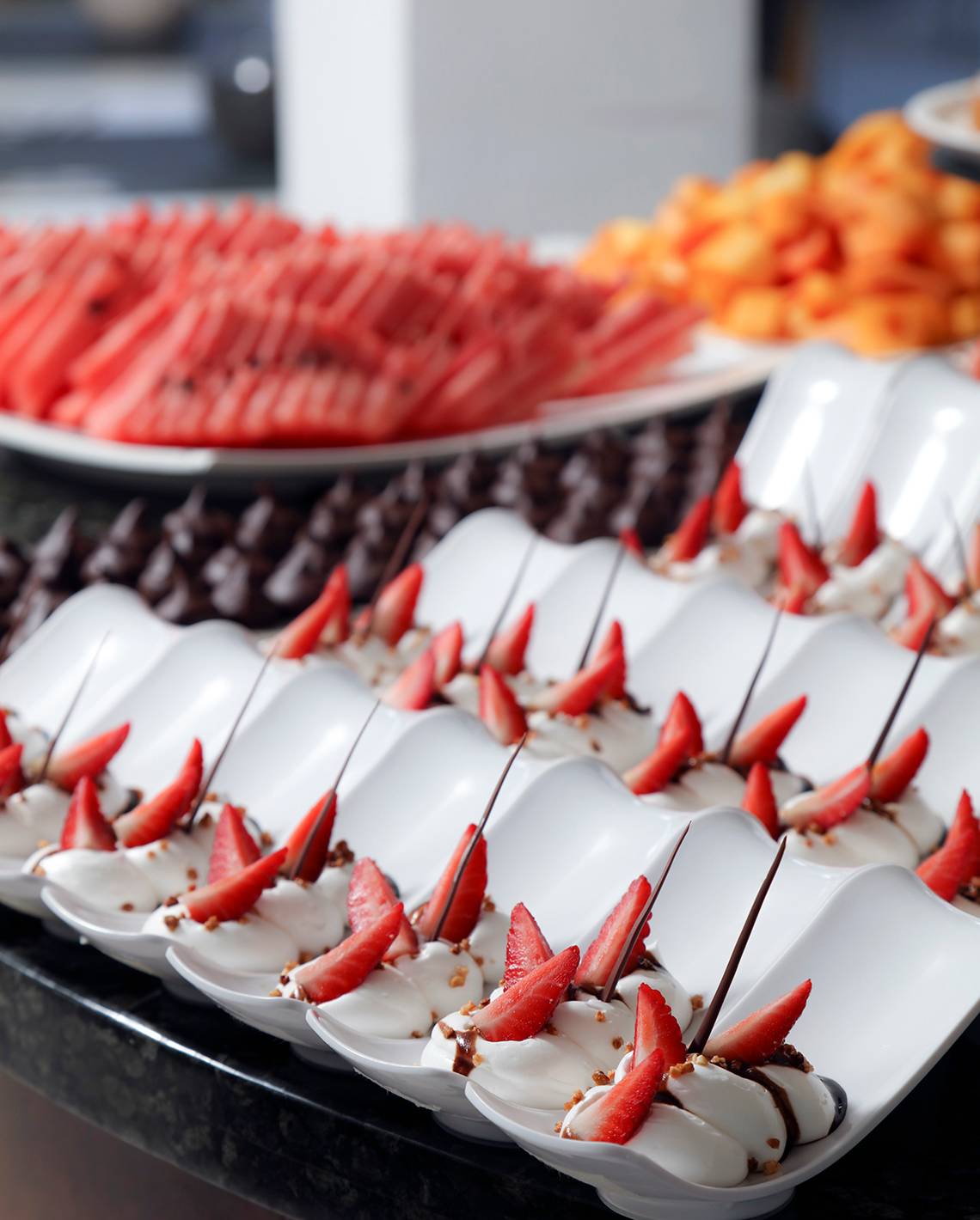 Dessert-Buffet im LABRANDA Bronze Playa Hotel mit verschiedenen süßen Gerichten.