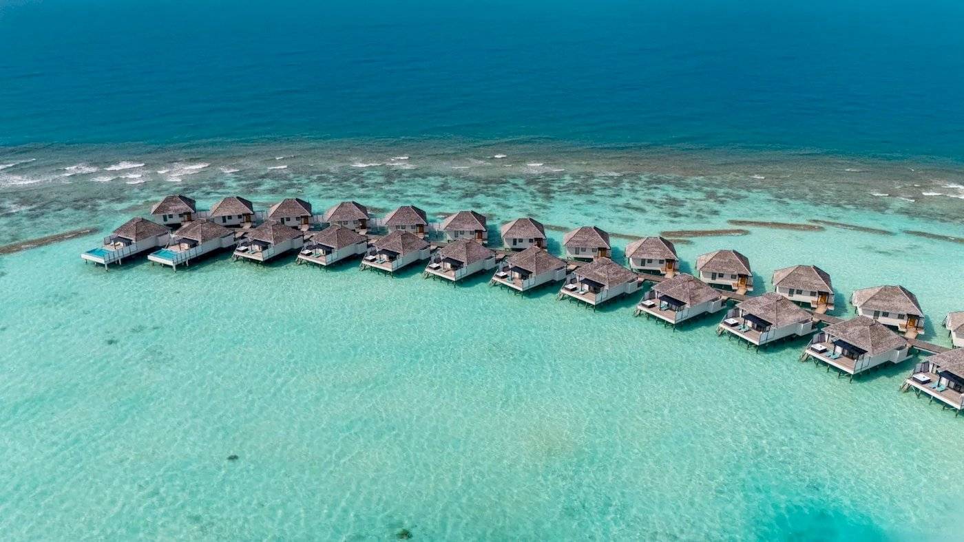 Uebersicht der Wasservillen im Nova Maldives Hotel