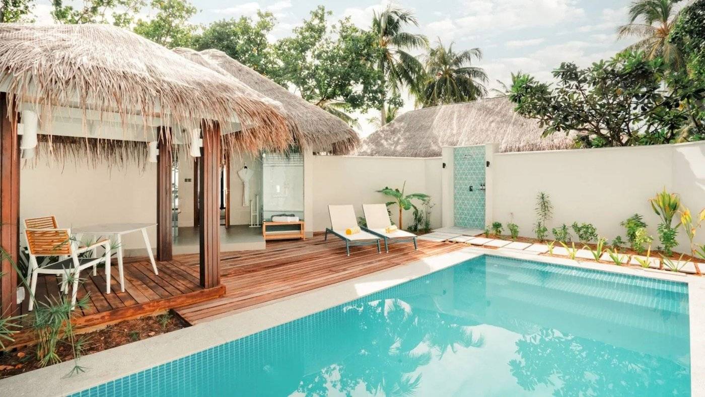 Tropisches Ferienhaus mit Pool im Nova Maldives Hotel