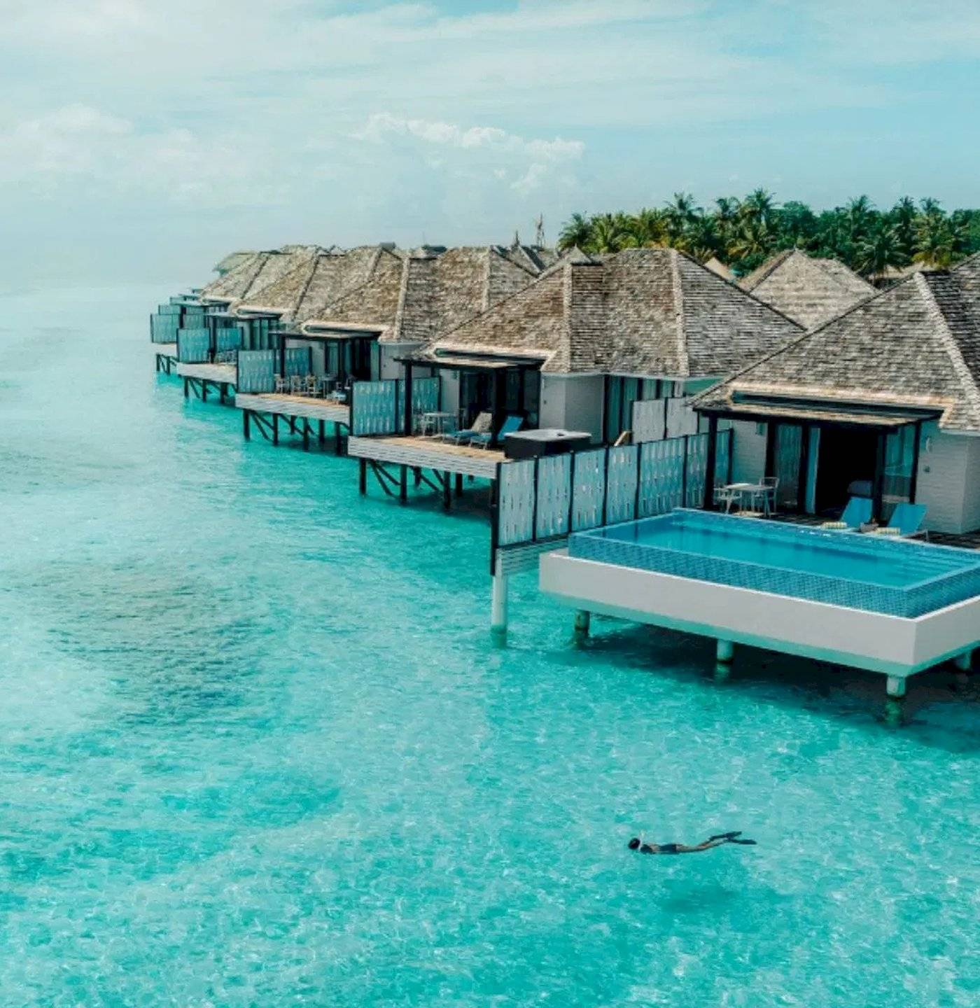 Ueberwasser-Bungalows des Nova Maldives Hotels in den Malediven