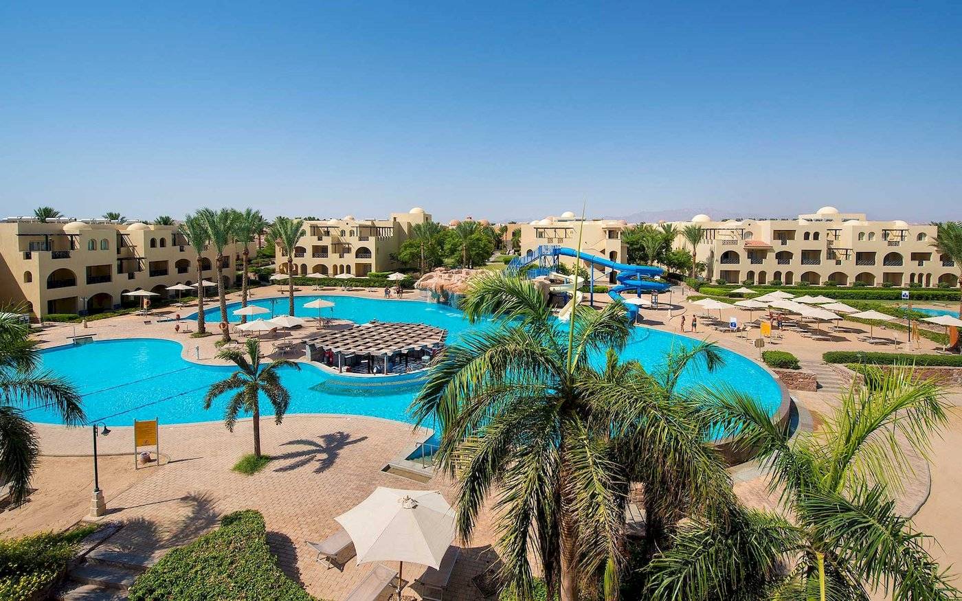 Ausblick auf das Schwimmbad des Stella Gardens Resort & Spa Makadi Bay