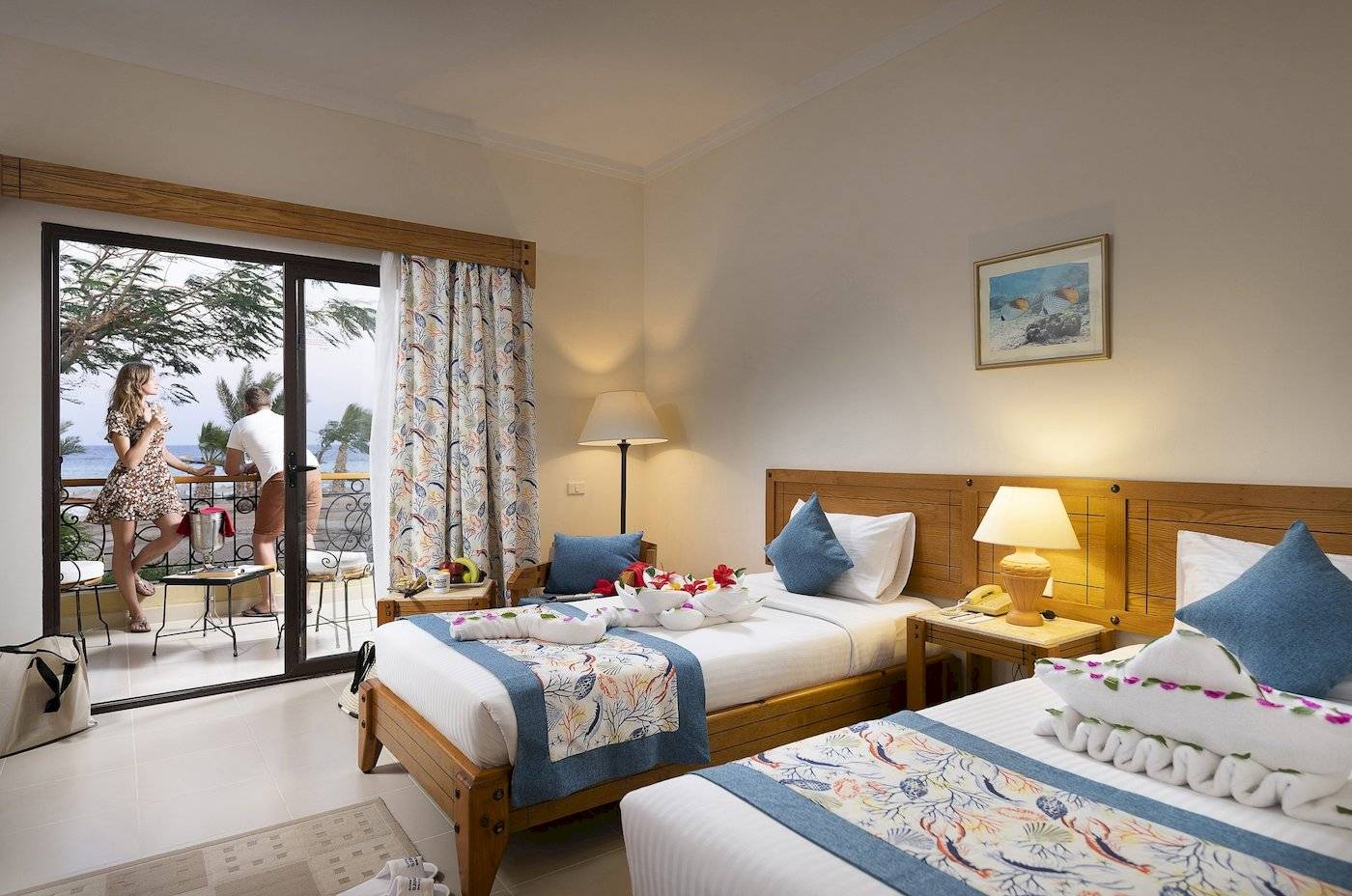 Zimmer im Three Corners Fayrouz Plaza Beach Resort mit Blick auf den Balkon