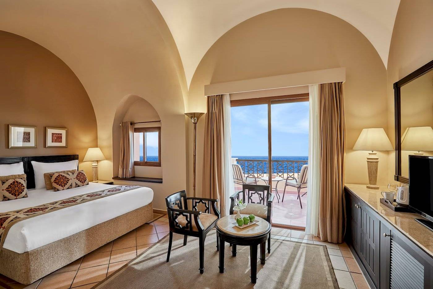 Hotelzimmer mit Meerblick im Steigenberger Coraya Beach Hotel
