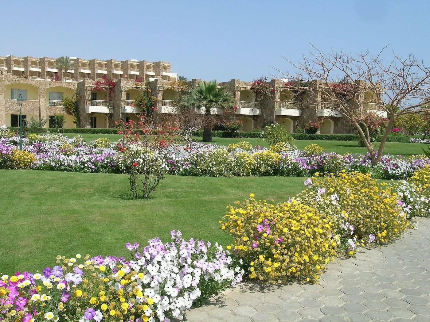 Brayka Bay Resort