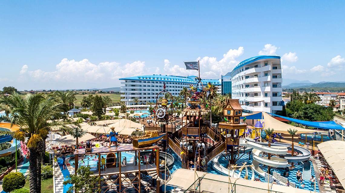 Crystal Admiral Resort in Antalya, Aussenansicht des Hotels