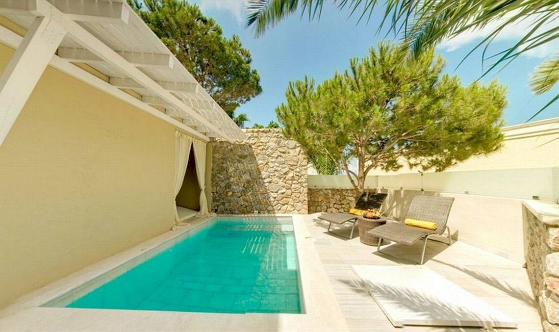 Antinea Suites & Spa in Santorin