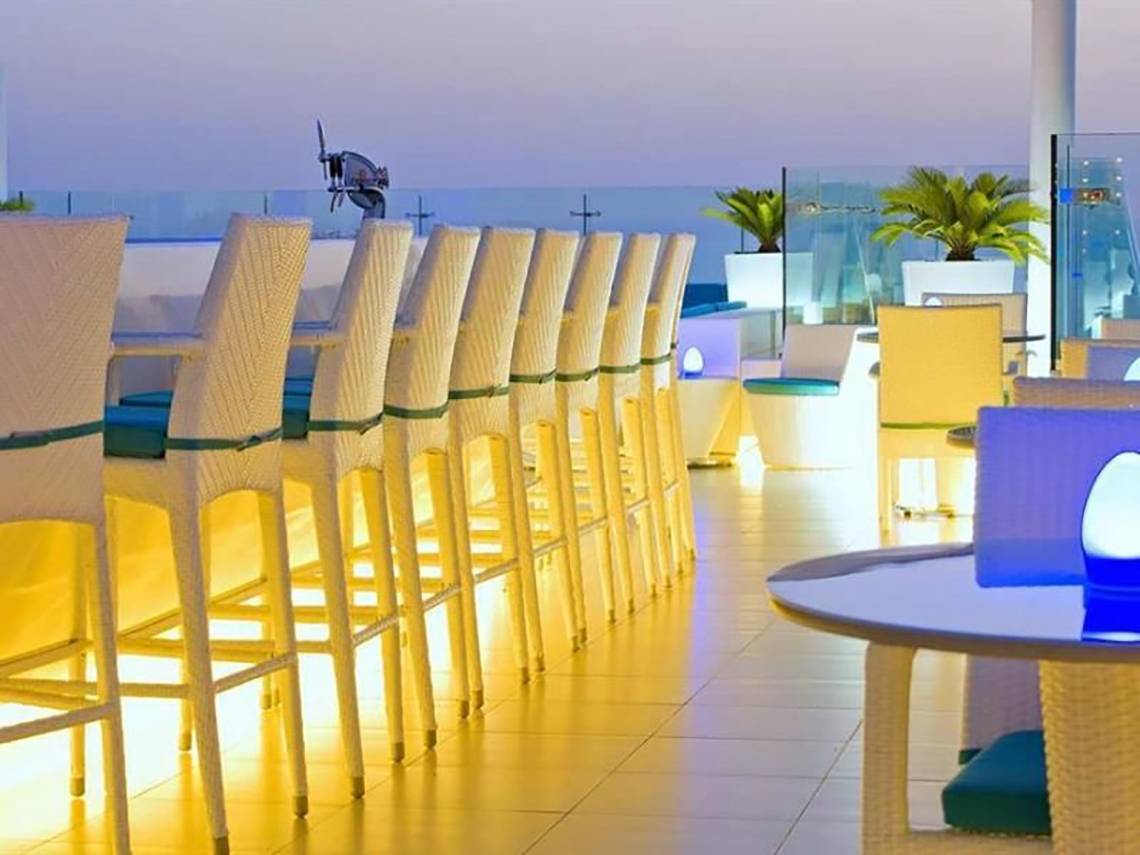Hilton Dubai Jumeirah Resort, Bar
