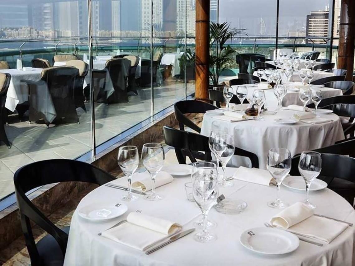 Hilton Dubai Jumeirah Resort, Restaurant