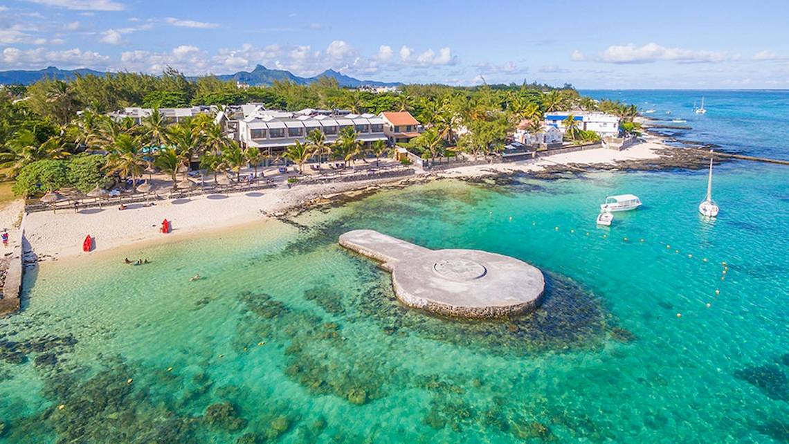 Le Peninsula Bay Beach Resort & Spa in Mauritius