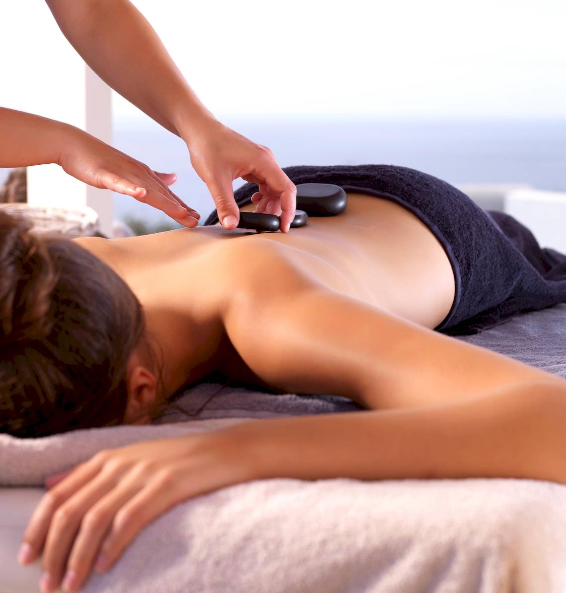 Eine Massage im Hotel Santo Pure Oia Suites & Villas
