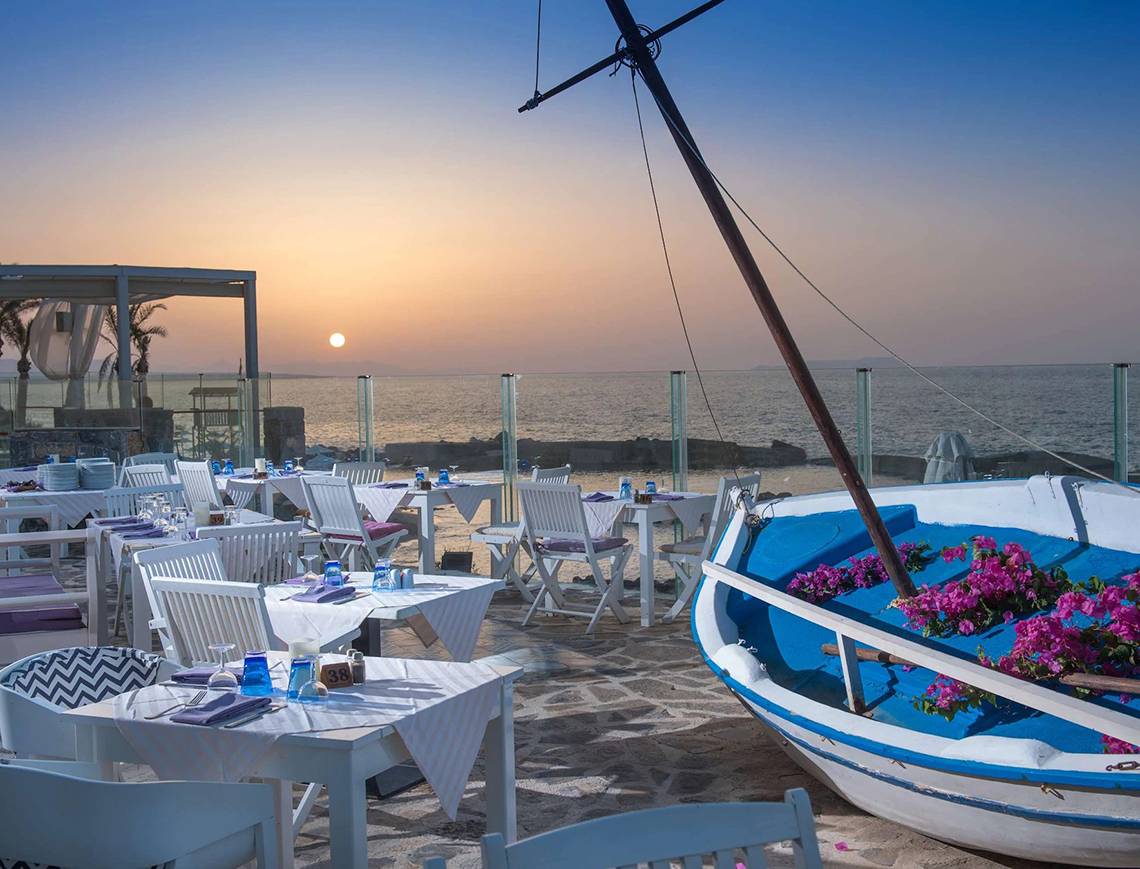 Radisson Blu Beach Resort in Kreta, Restaurant am Meer