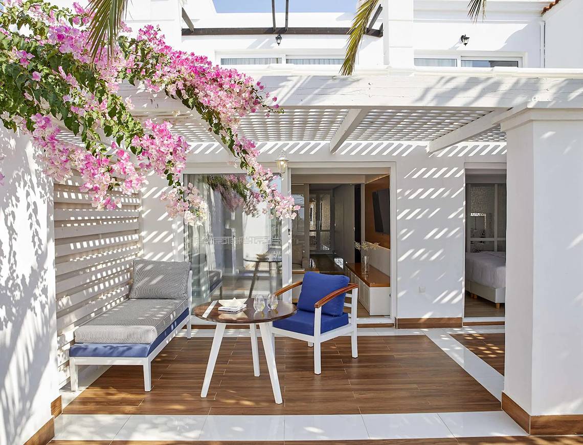 Radisson Blu Beach Resort in Kreta, Suite Balkon