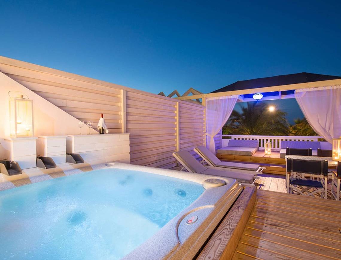 Radisson Blu Beach Resort in Kreta, Suite mit Jacuzzi