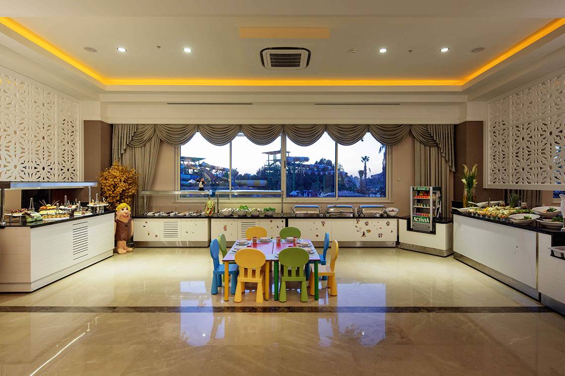 Crystal Sunset Luxury Resort, Antalya, Kinder Buffet