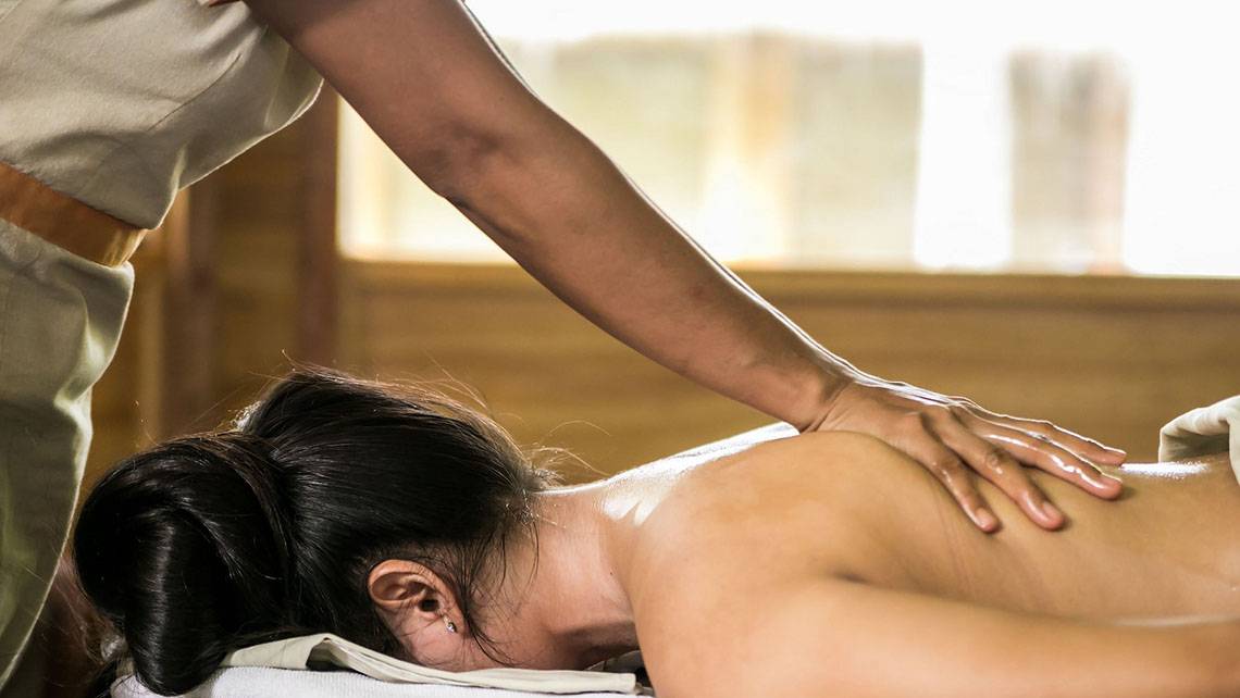 Massage im Fihalhohi Island Resort