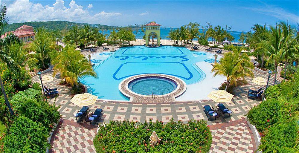 Sandals Whitehouse European Village & Spa in Jamaika