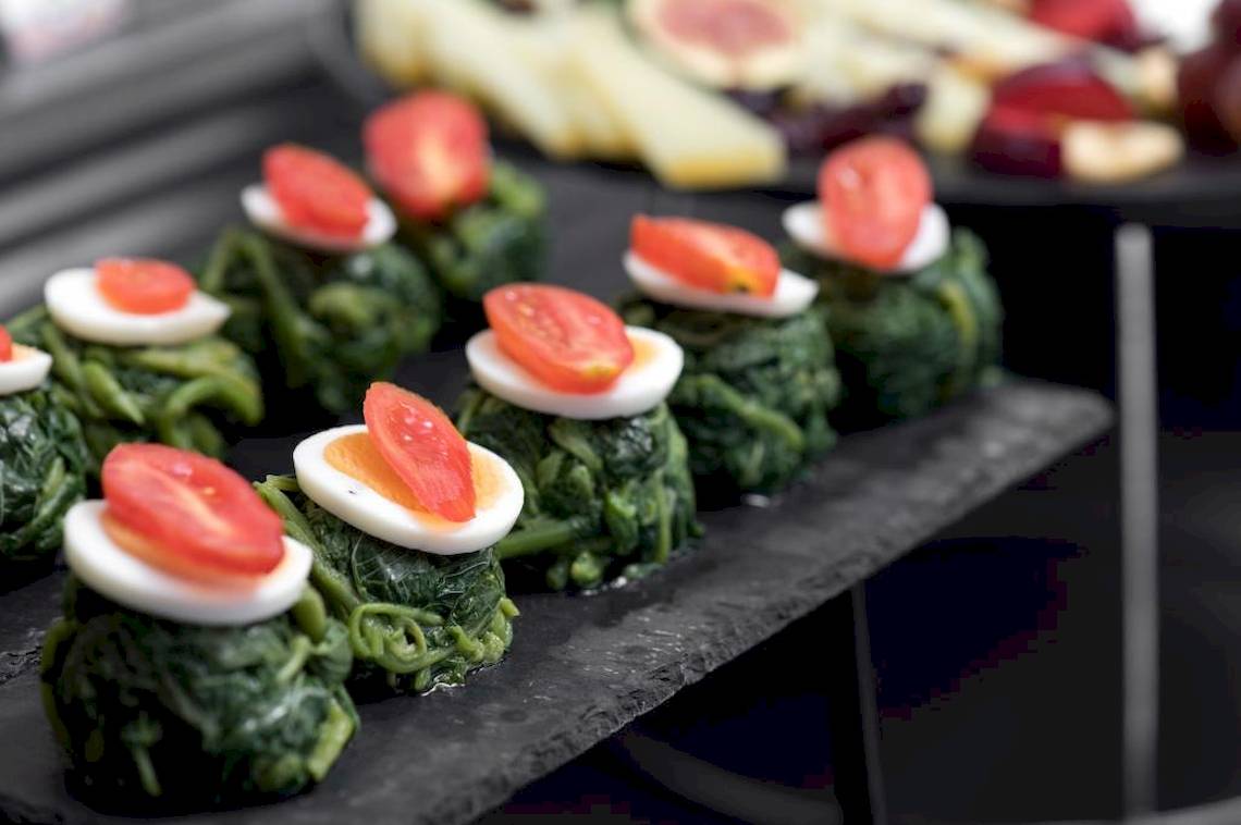 Gesundheitsbuffet im Ikones Seafront Luxury Suites Hotel.