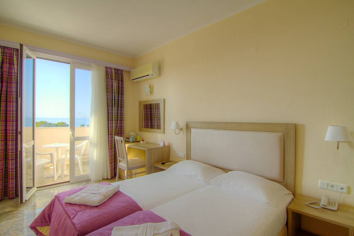 Doppelzimmer mit Balkon und Meerblick im Solimar Dias Hotel