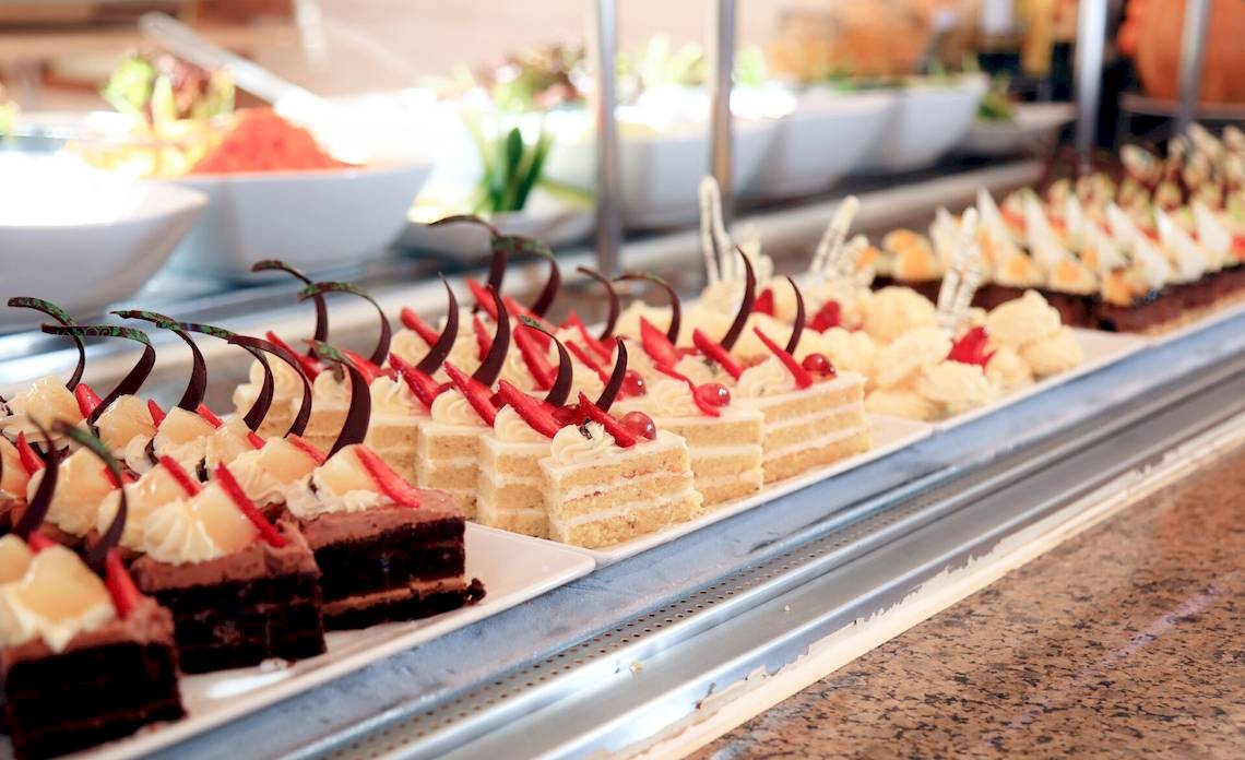 Eine Auswahl an Nachspeisen im LABRANDA Club Makadi Hotel-Buffet.