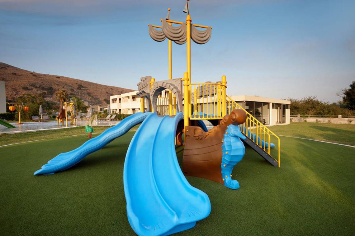 Spielplatz im Freien im Anna's House Hotel mit Schiff und Rutschen