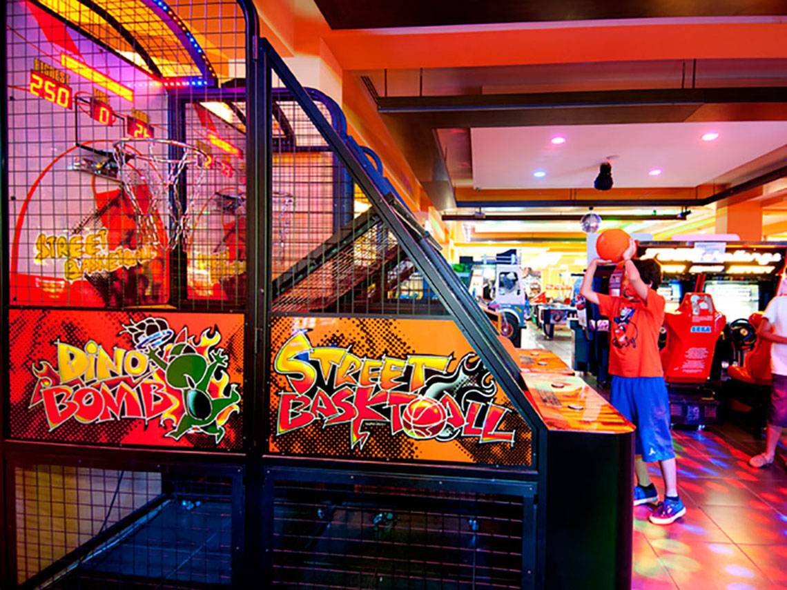 Street Basketball Spiel im Sueno Hotels Beach Side