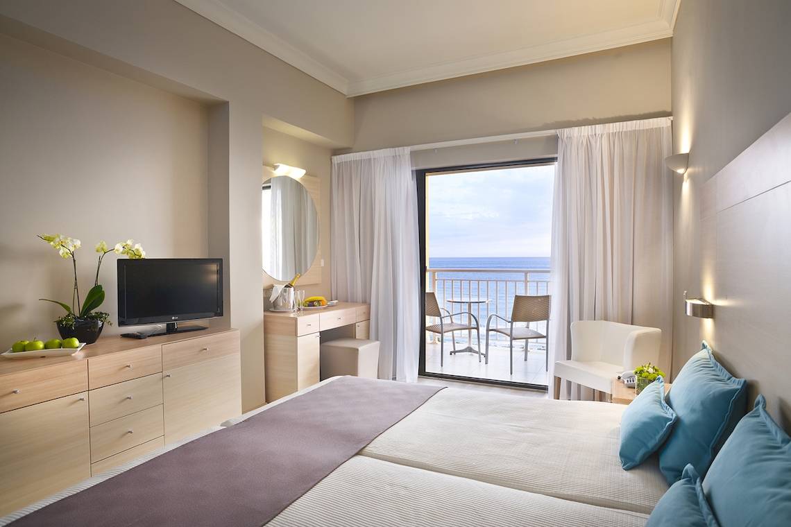 Doppelzimmer mit Meerblick im Domes of Corfu, Autograph Collection Hotel.