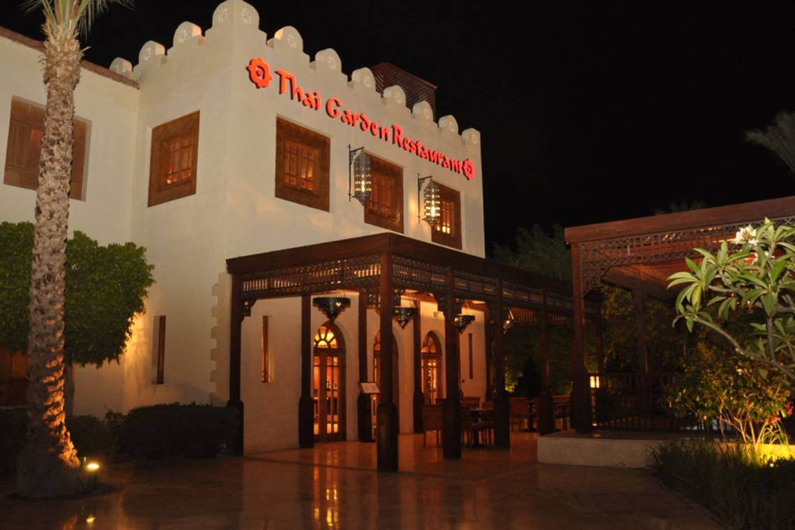 Außenansicht des Thai Garden Restaurants des Grand Hotel Sharm El Sheikh bei Nacht