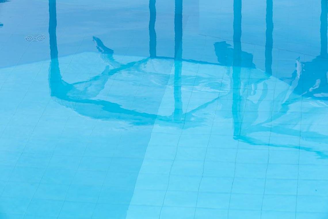 Schwimmbecken im Pietra E Mare Mykonos Hotel