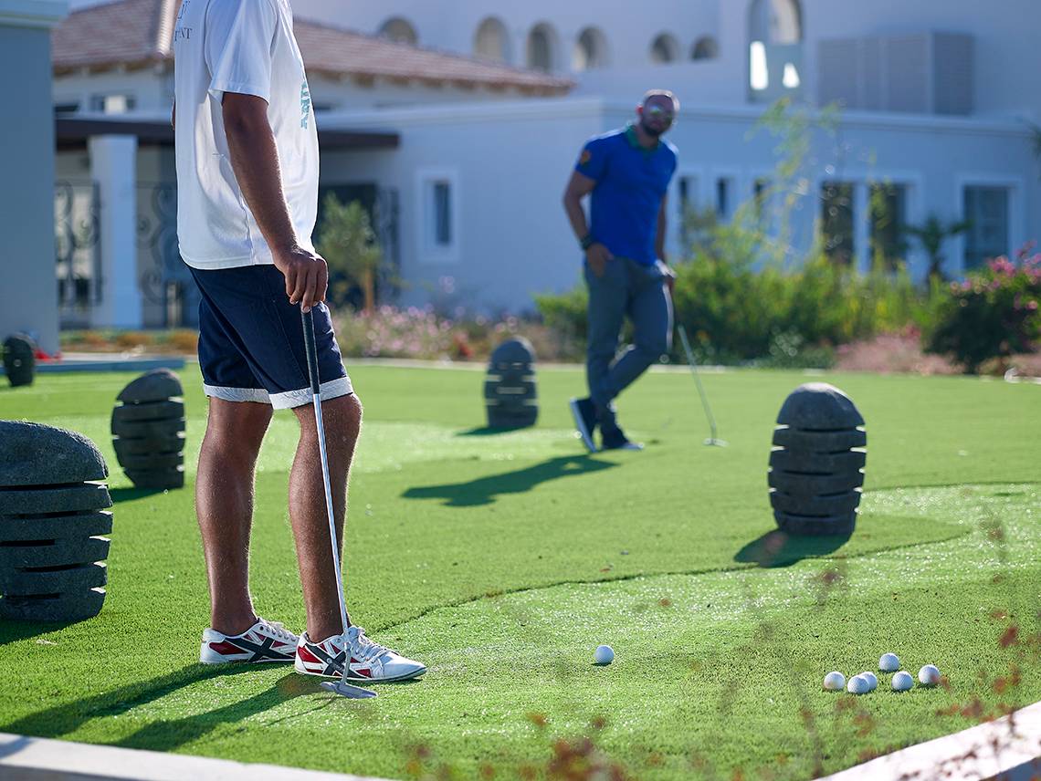 Golfspieler im Anemos Luxury Grand Resort