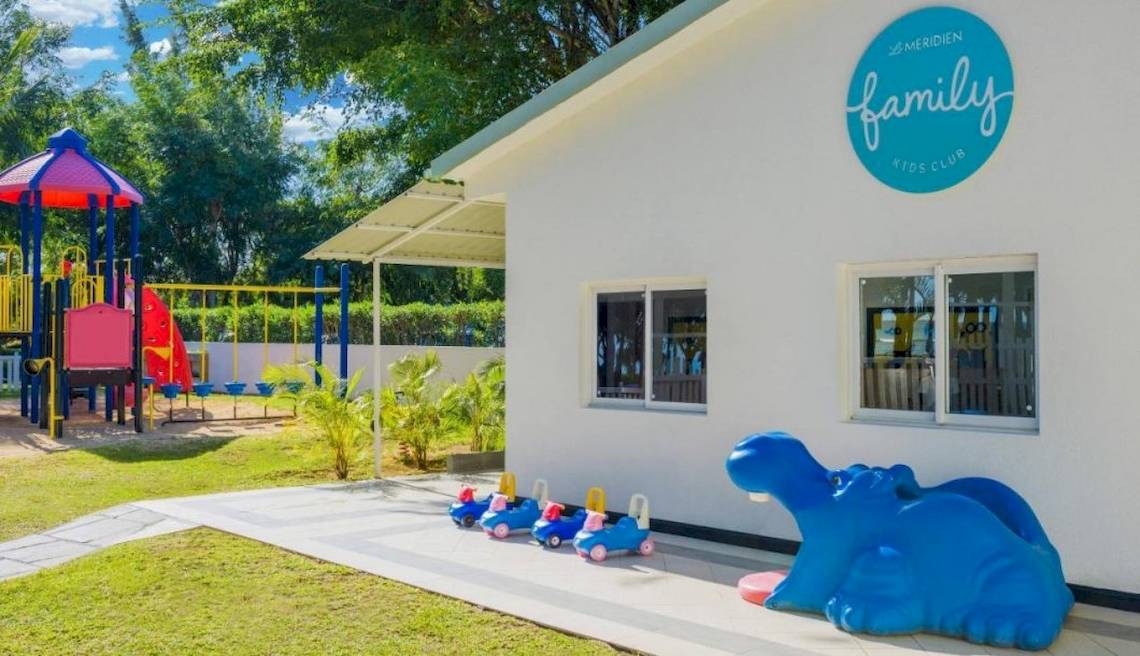 Familien-Kinderclub im Le Meridien Ile Maurice mit Spielplatz und Autos