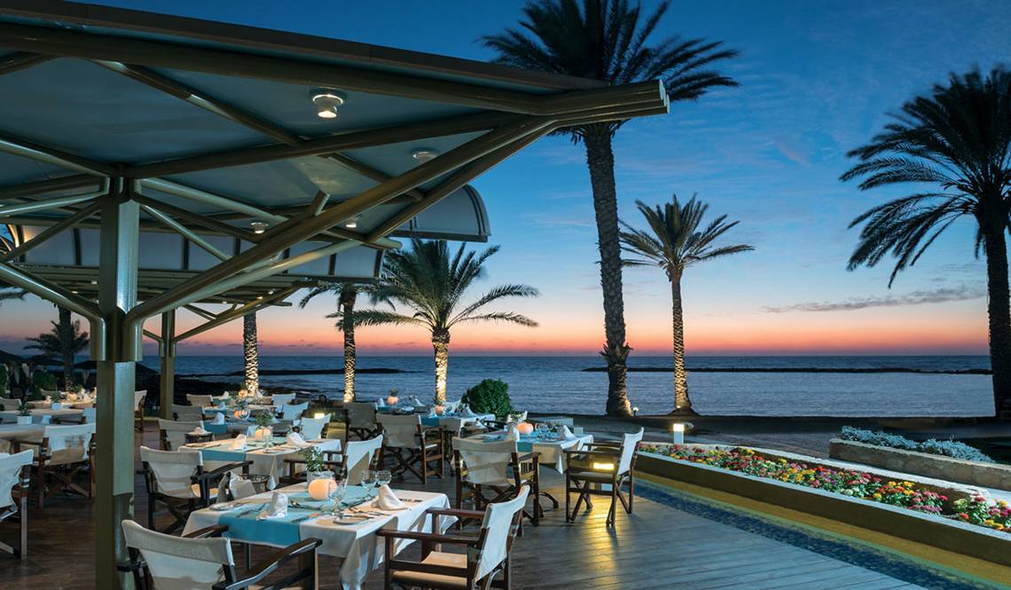 Pioneer Beach Hotel in Paphos