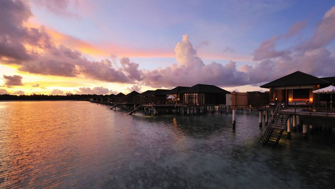 Paradise Island Resort & Spa in Malediven, Wasservilla