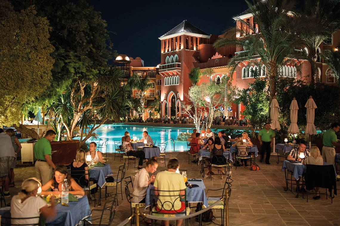 The Grand Resort Hurghada - Restaurant Pool Nacht