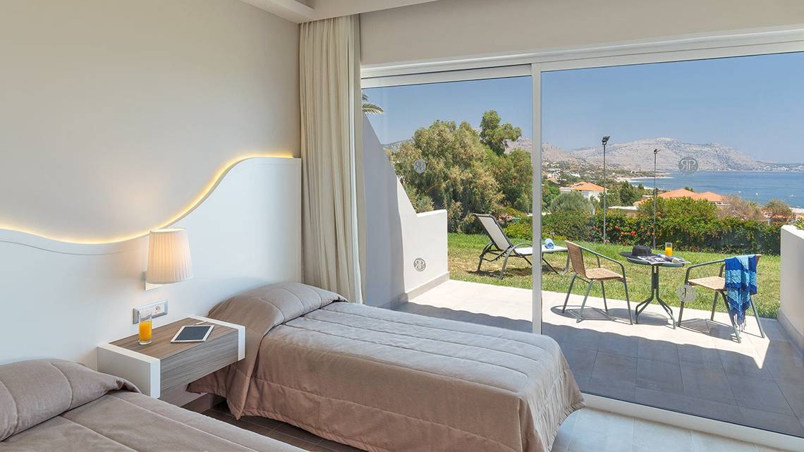 Doppelzimmer mit Meerblick im Rodos Princess Beach Hotel, mit Terrasse und Gartenblick.