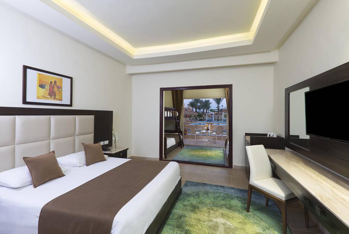 Hotelzimmer im Pickalbatros Aqua Blu Resort - Sharm mit Blick auf den Pool