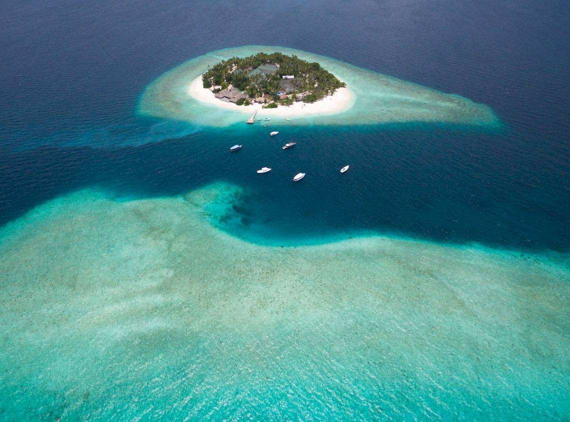 Malahini Kuda Bandos Resort in Malediven