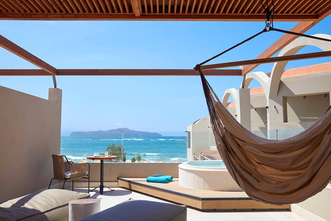 Balkon des Domes Noruz Chania, Autograph Collection mit Blick auf das Meer.