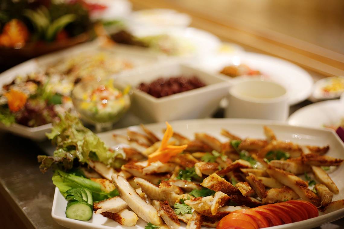 Buffet mit verschiedenen Gerichten im Sharm Club Beach Resort.