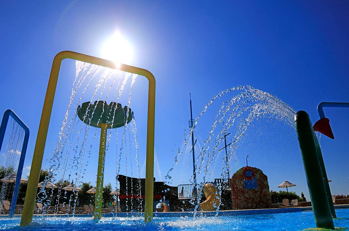 Wasserspielplatz im LABRANDA Kiotari Miraluna Resort bei Sonnenschein