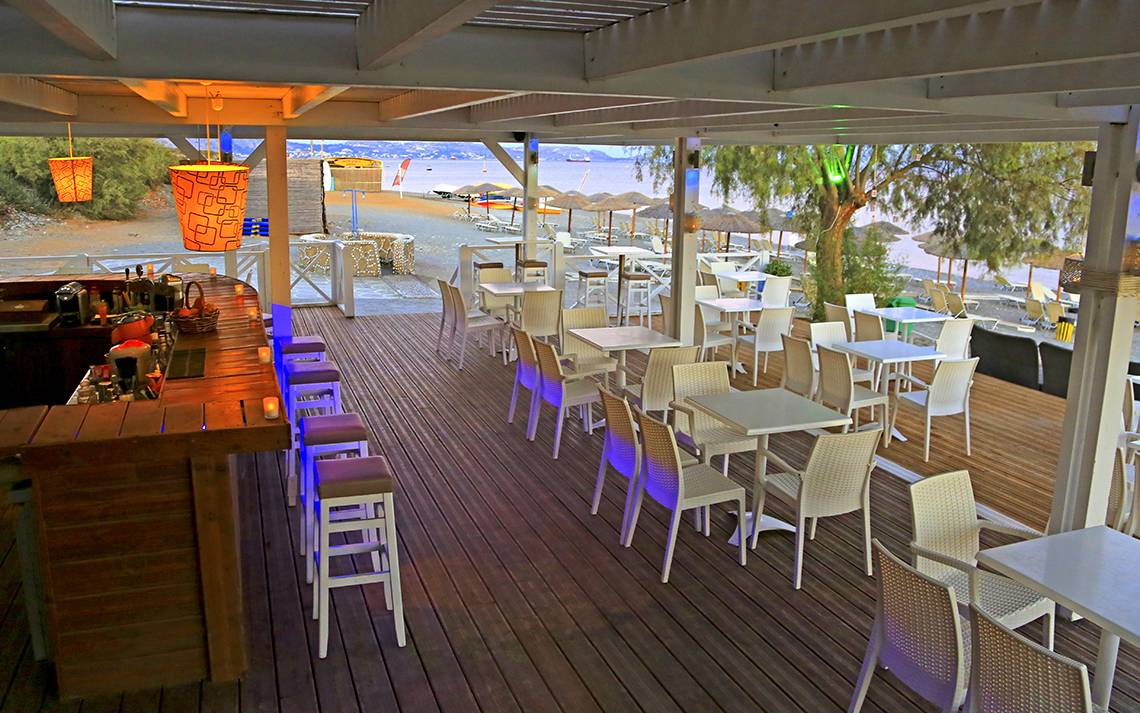 Terrasse im LABRANDA Kiotari Miraluna Resort mit Blick auf den Strand