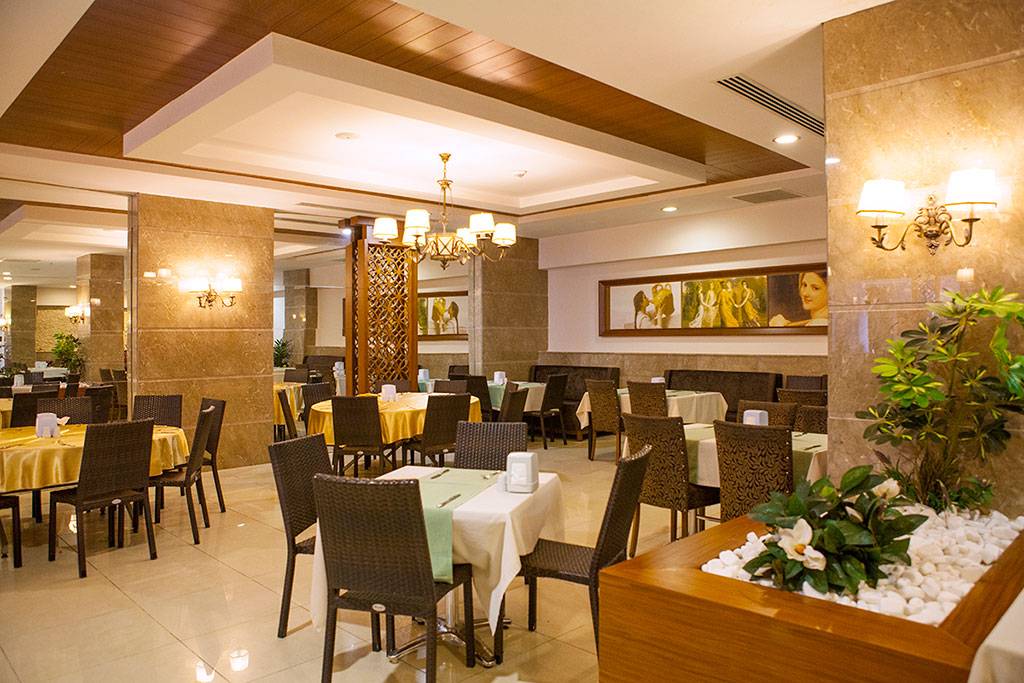 Side Aluna Hotel