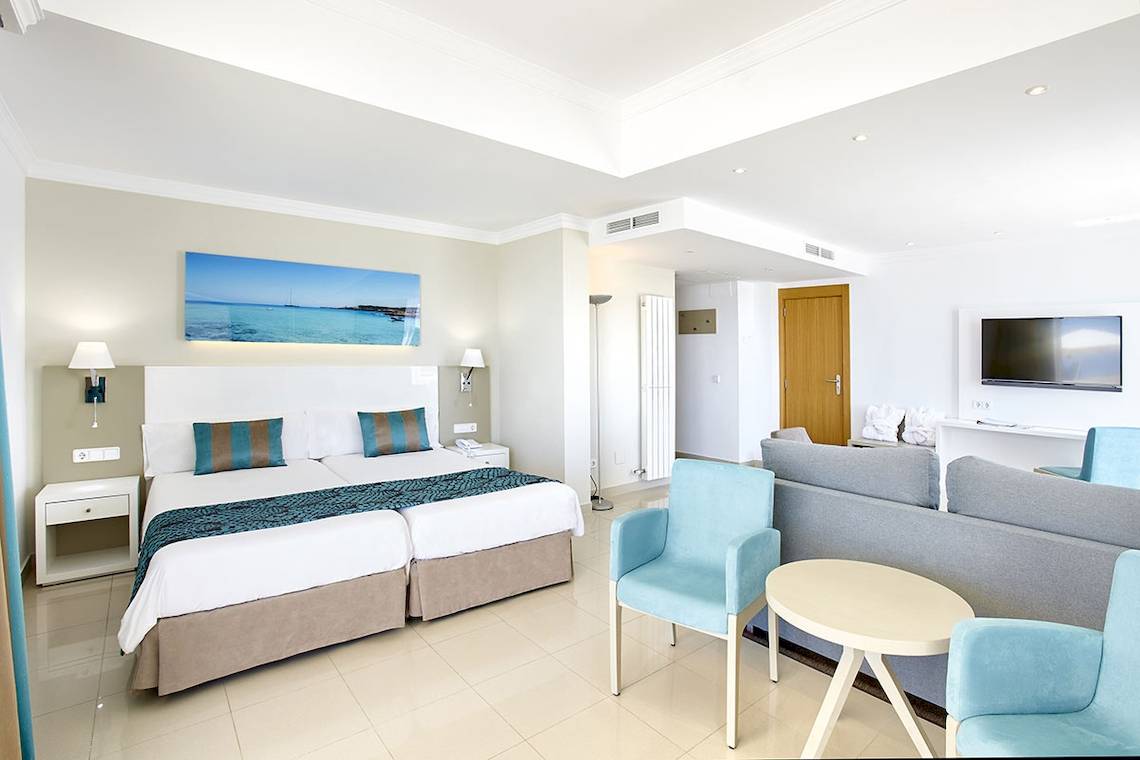Doppelzimmer im Lido Park Hotel mit Blick auf das Meer.