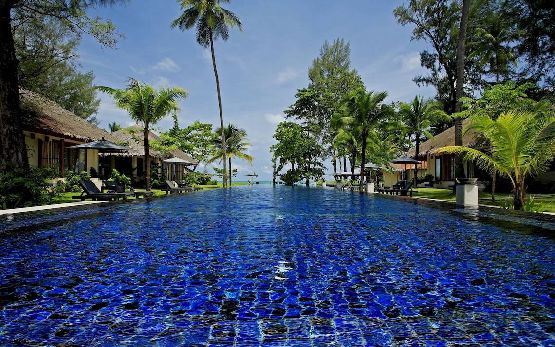Bangsak Village Hotel in Phang Nga